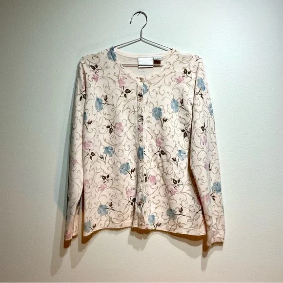 Liz Claiborne Floral Knit Sweater Size L. Calm Soft Pattern Like New Comfortable - Picture 2 of 8